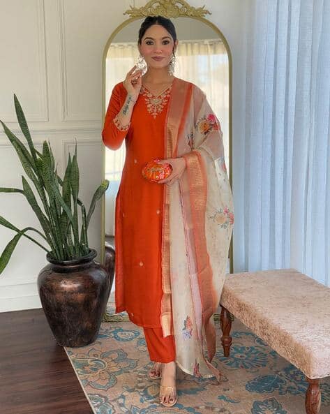Women Embroidered Straight Kurta Set