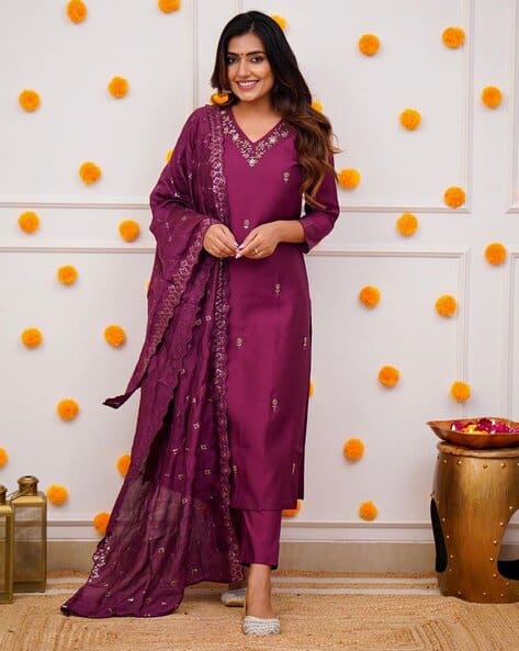 Women Embroidered Straight Kurta Set