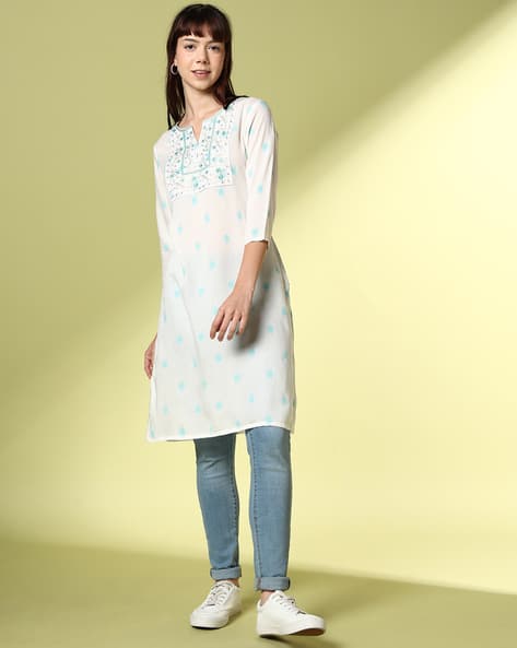 Women Embroidered Yoke Straight Kurta