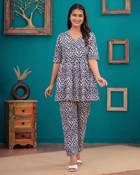Women Printed 2-Piece Shirt & Pants Set