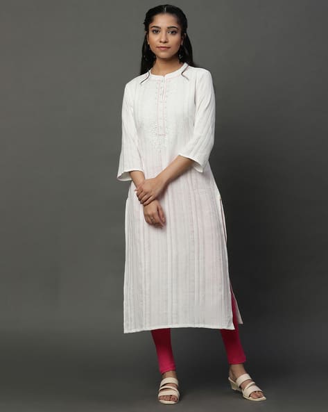 Women Embroidered No Darts Straight Kurta