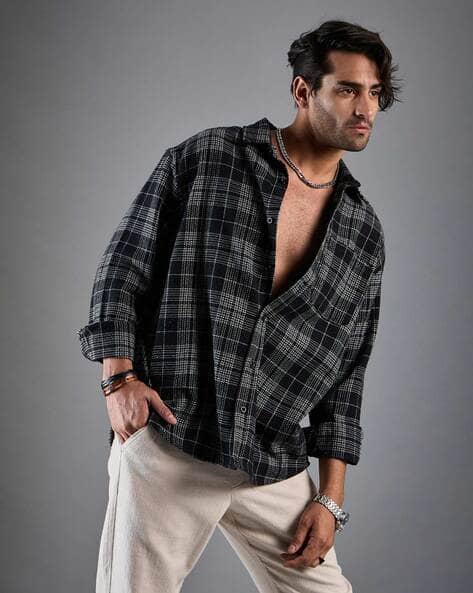 Men Floral Print Slim Fit Shirt with Patch Pocket
