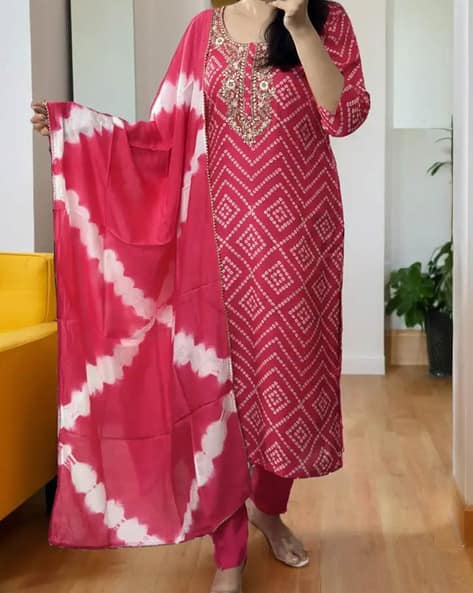 Women Bandhani Print Straight Kurta Set with Dupatta