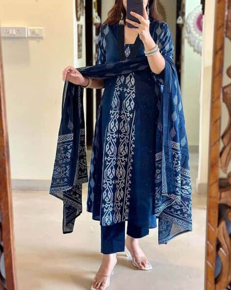 Women Printed Anarkali Kurta Suit Set
