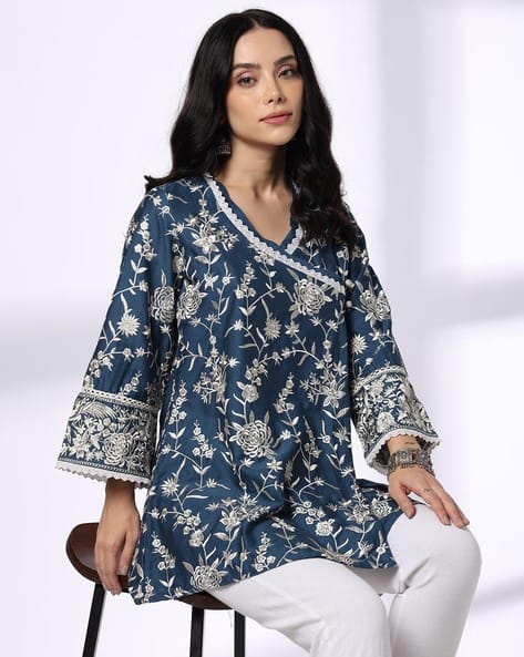 Women Embroidered Angrakha Kurta
