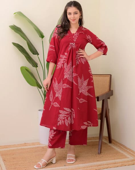 Women Floral Straight Kurta Set