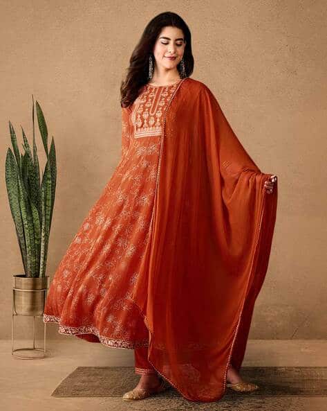 Women Floral Embroidery Flared Kurta Set