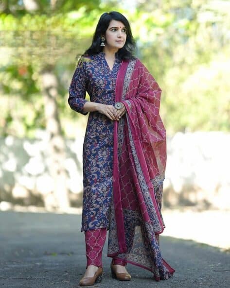 Women Floral Straight Kurta Set