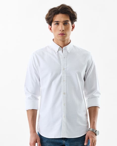 Men Tailored Fit Shirt with Patch Pocket