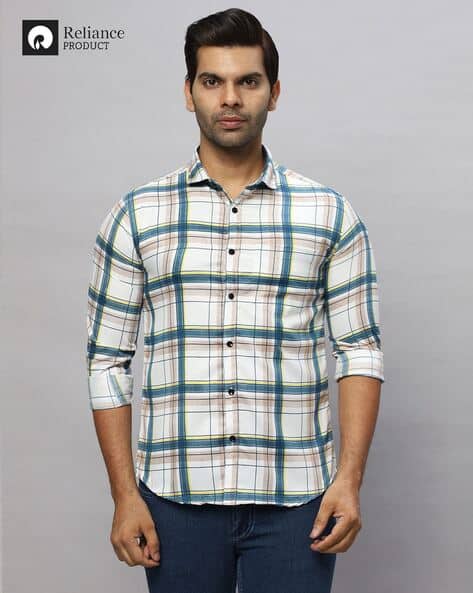 Men Checks Relaxed Fit Shirt