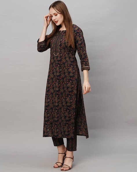 Shein Full Sleeves Boat Neck Tshirt with Pants